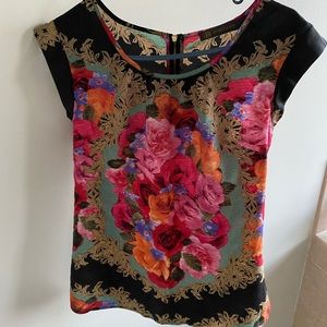 The Limited short sleeve top